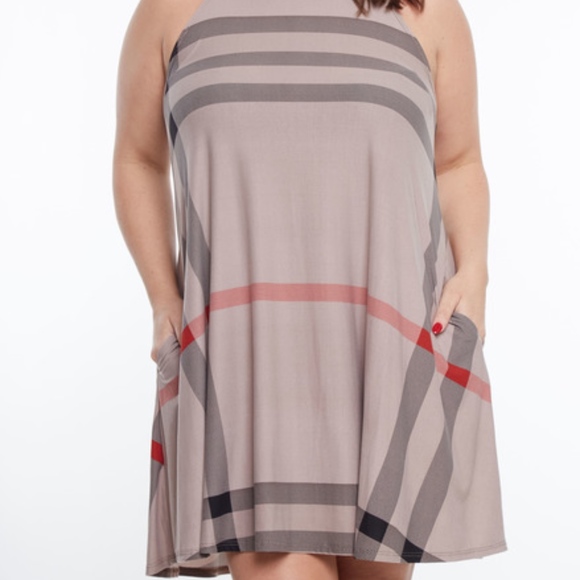 Plaid Tank Pocket Shift Dress (Plus) - Picture 4 of 4